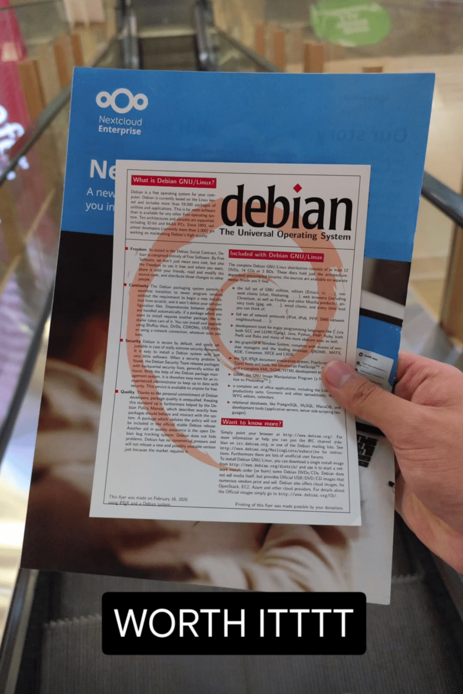 Nextcloud & Debian poster